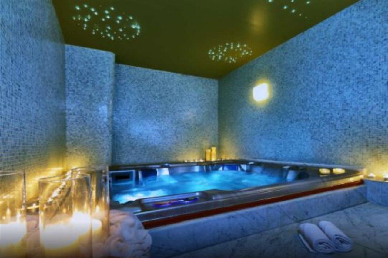 Sitia Beach City Resort & Spa Bagian luar foto A spa in the hotel