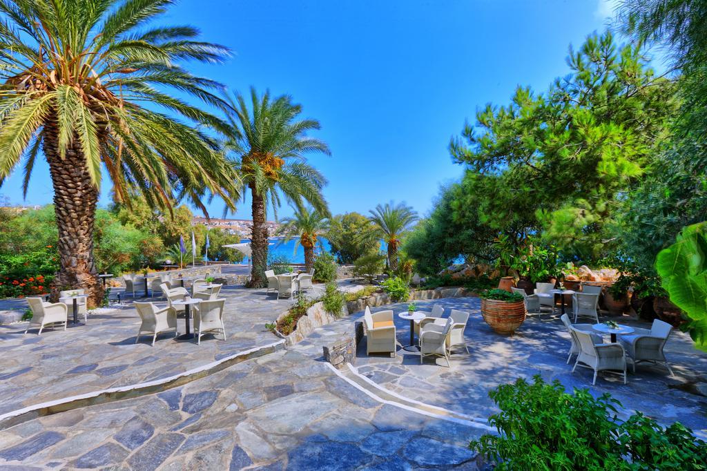 Sitia Beach City Resort & Spa Bagian luar foto The beach at the hotel