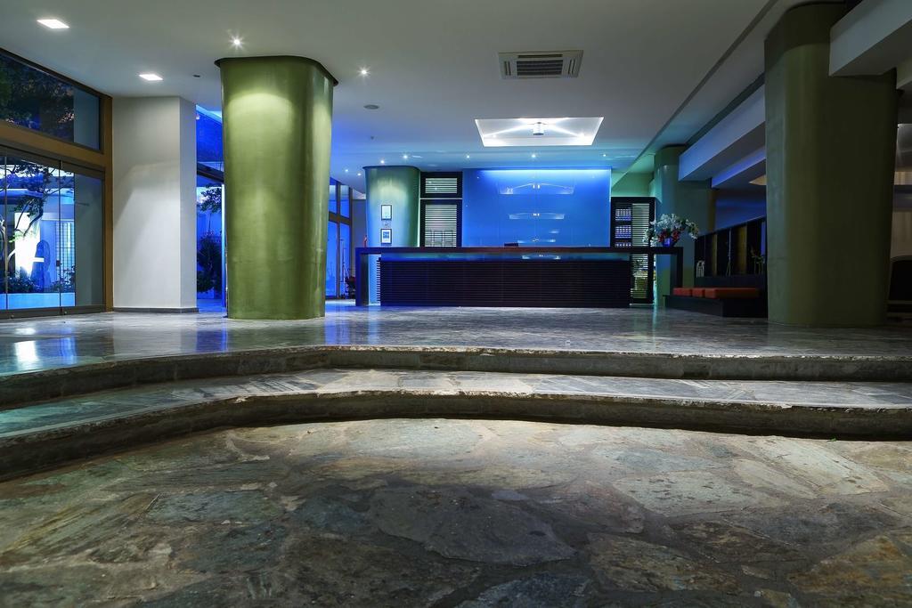 Sitia Beach City Resort & Spa Bagian luar foto Lobby