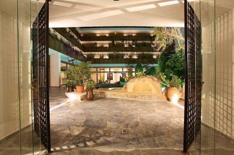 Sitia Beach City Resort & Spa Bagian luar foto Entrance to the hotel