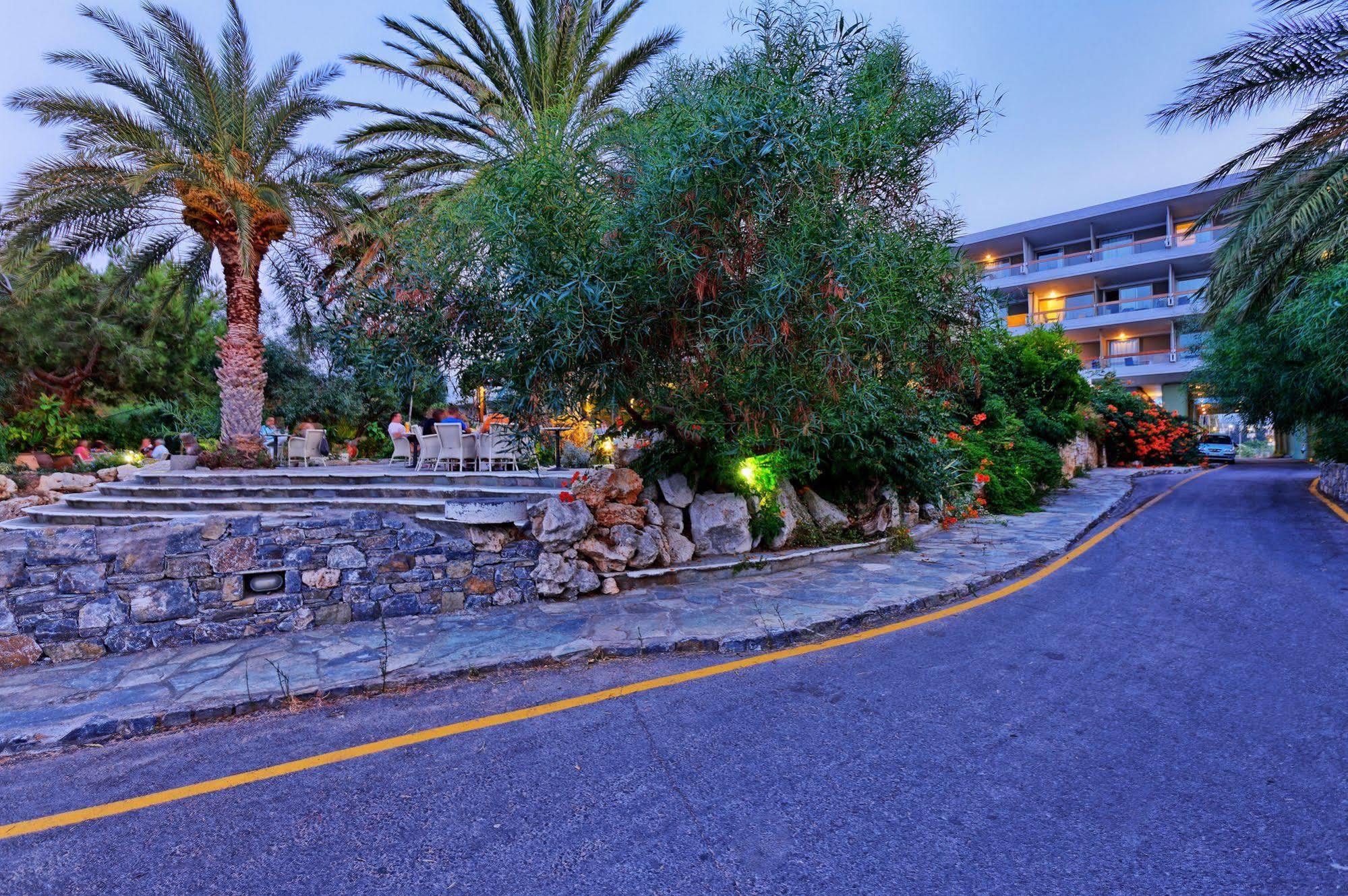 Sitia Beach City Resort & Spa Bagian luar foto The amphitheater